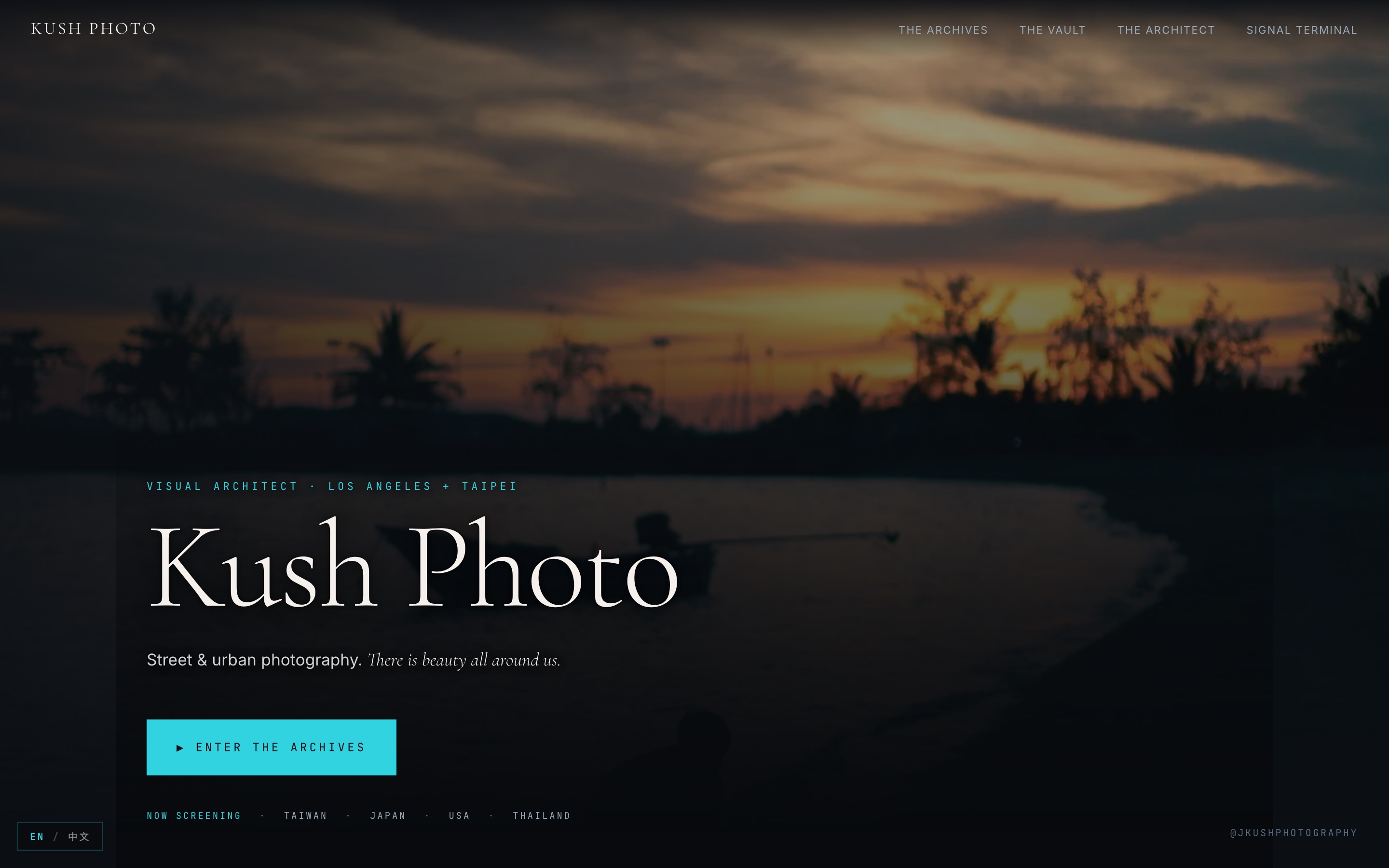 The KUSH PHOTO homepage, a full-bleed street photograph beneath a minimal masthead.